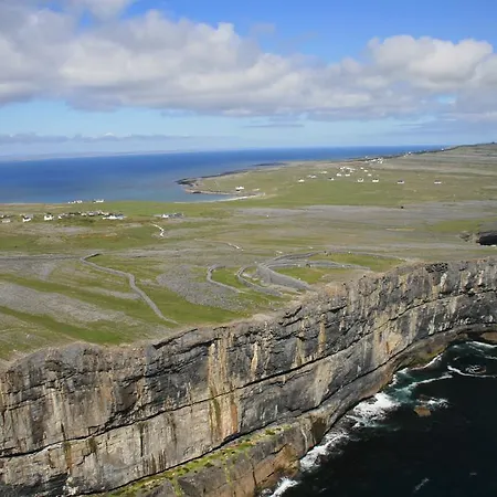 Aran Islands فندق 3*